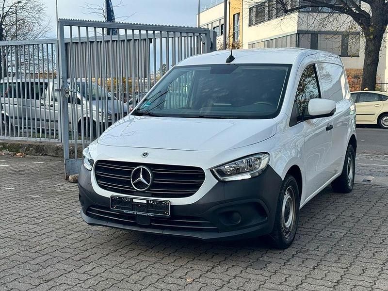 Weiß Gebraucht 2023 Mercedes Citan 113 Van / Kleinbus | 19.900 € (Superpreis) - Bild 1/4