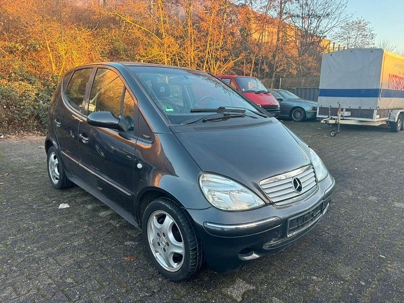 Grau Gebraucht 2002 Mercedes A140 Kleinwagen | 1.980 € (Etwas zu teuer) - Bild 1/4