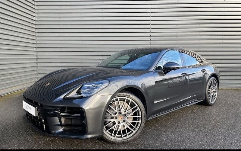 Grau Neu 2025 Porsche Panamera 4 Limousine | 173.467 € (Etwas zu teuer) - Bild 1/4