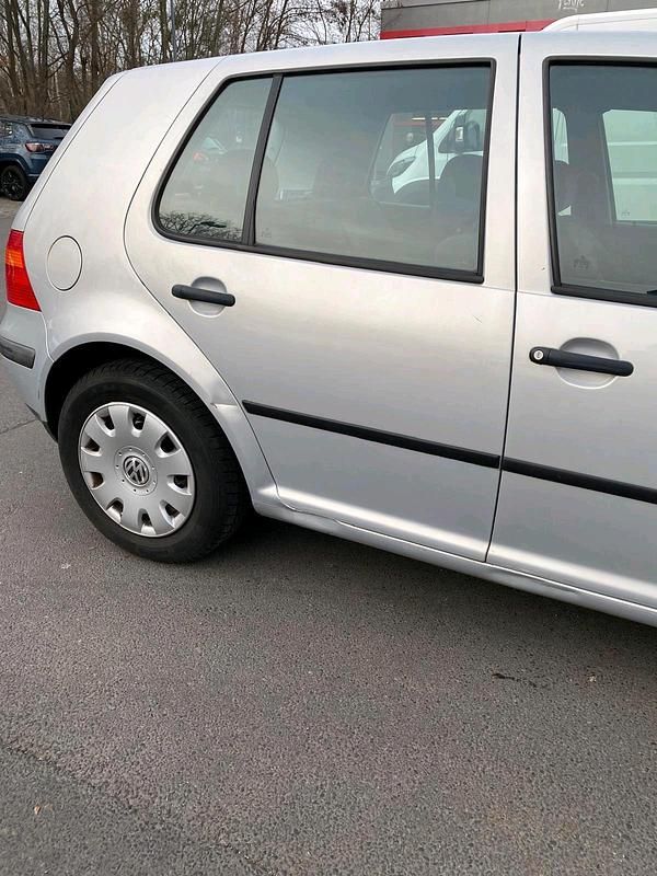 Gebraucht VW Golf IV 116 PS (85 kW) 1999 Silber Kleinwagen