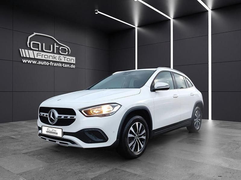 Weiß Gebraucht 2022 Mercedes GLA250 SUV | 29.990 € (Fairer Preis) - Bild 1/4