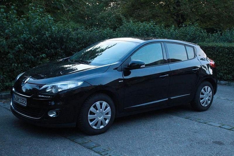 Gebraucht Renault Mégane III Bose Edition 116 PS (85 kW) 2012 Schwarz Limousine