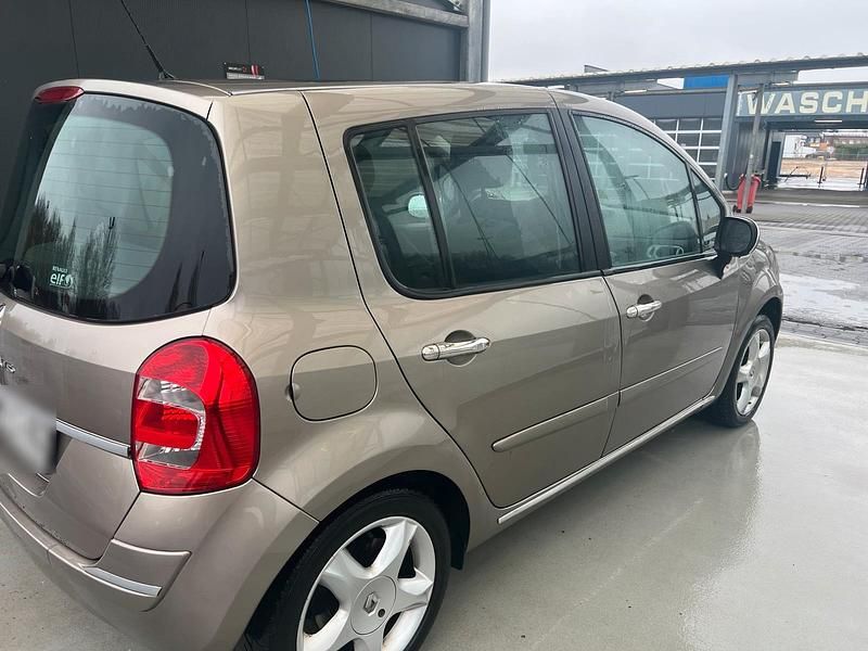 Second-hand Renault Modus 112 CP (82 kW) 2008 Auriu Monovolum