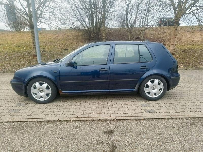 Gebraucht VW Golf IV Trendline 116 PS (85 kW) 2002 Blau Limousine
