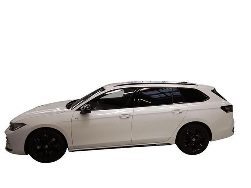 Gebraucht VW Passat R-line 193 PS (141 kW) 2025 Oryxweiß perlmutteffekt Kombi