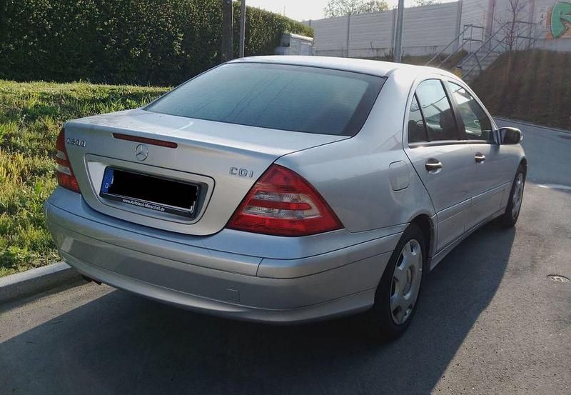 Gebraucht Mercedes 200 116 PS (85 kW) 2006 Silber Limousine