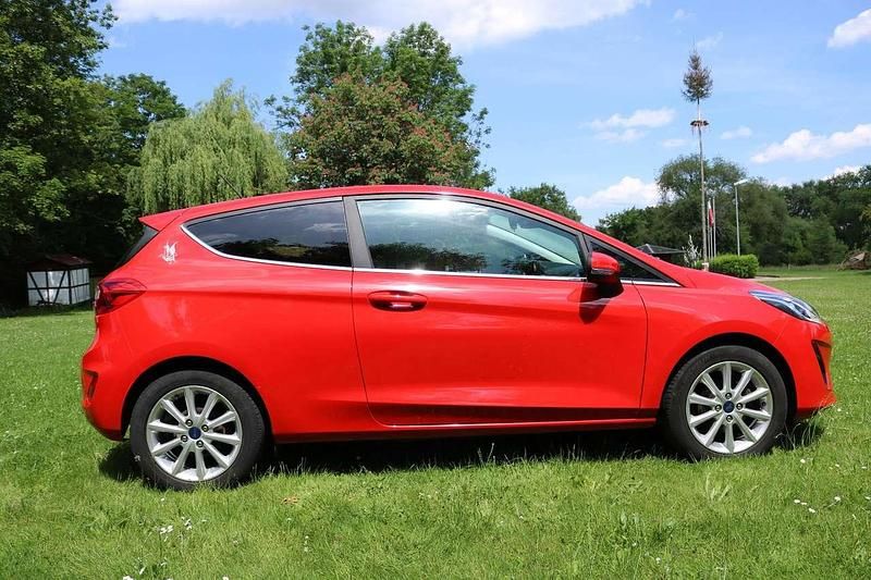 Gebraucht Ford Fiesta Titanium 86 PS (63 kW) 2018 Rot Kleinwagen