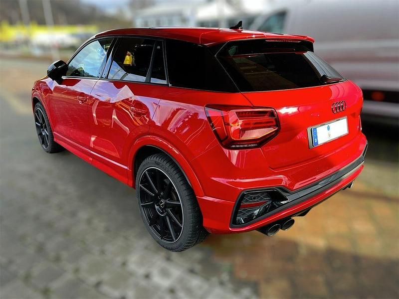 Gebraucht Audi SQ2 Sport 300 PS (220 kW) 2023 Rot SUV