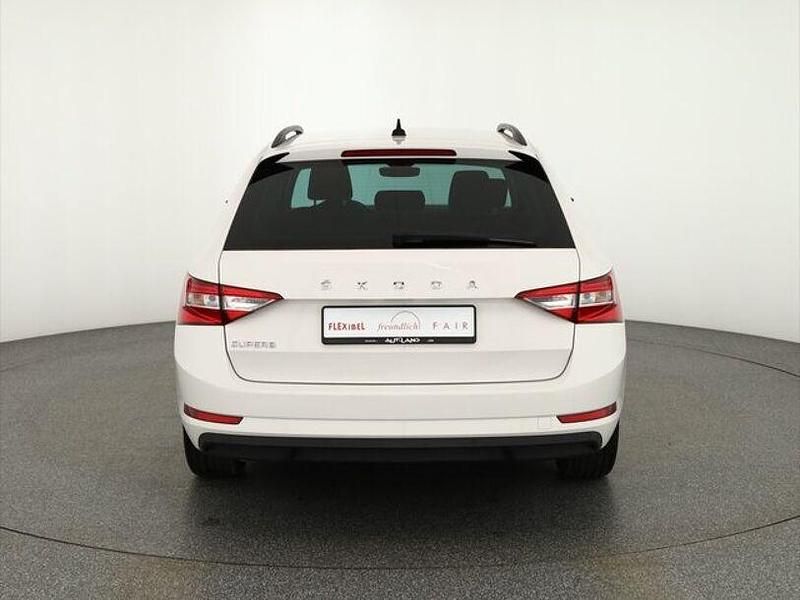 Gebraucht Skoda Superb 200 PS (147 kW) 2021 Weiß Kombi