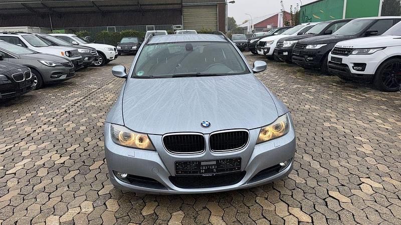 Blau Gebraucht 2008 BMW 318 Kombi | 3.450 € (Fairer Preis) - Bild 1/4