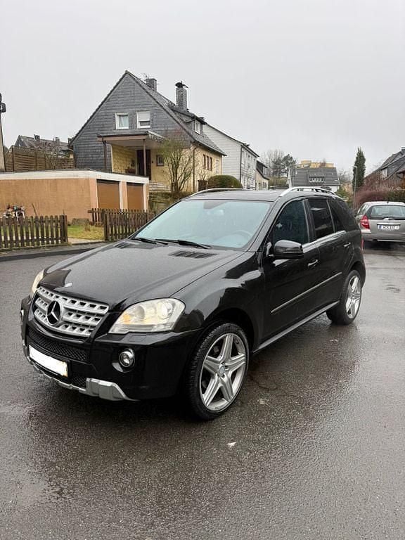 Gebraucht Mercedes ML350 231 PS (169 kW) 2011 Schwarz SUV