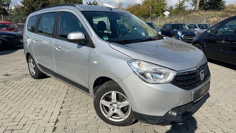 Silber Gebraucht 2013 Dacia Lodgy Prestige Van / Kleinbus | 4.999 € (Superpreis) - Bild 1/4