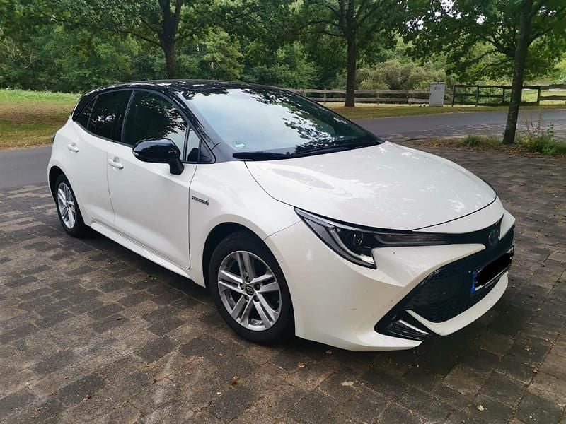 Gebraucht Toyota Corolla Hybrid 184 PS (135 kW) 2020 Weiß Limousine