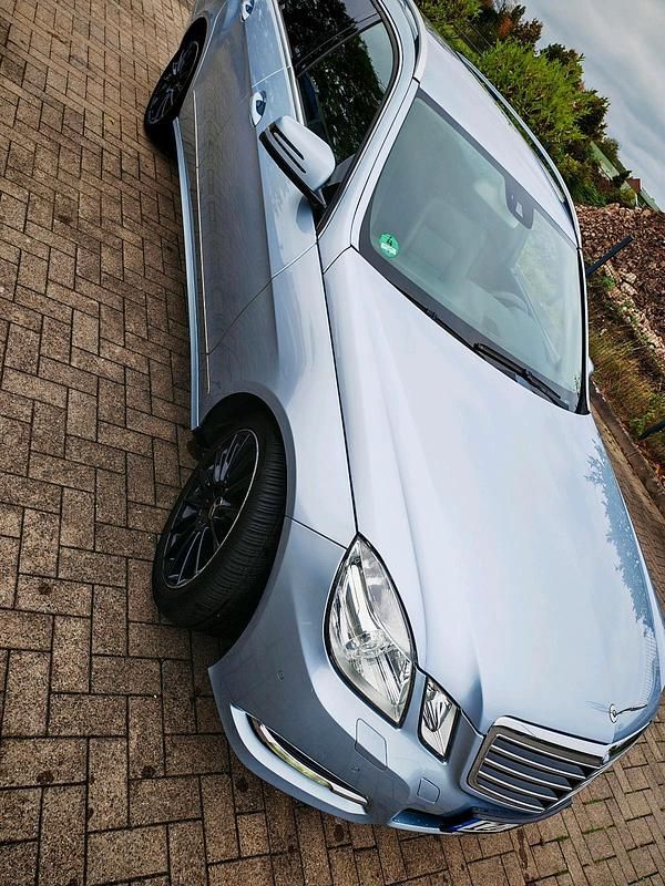 Gebraucht Mercedes E220 170 PS (125 kW) 2013 Grau Kombi