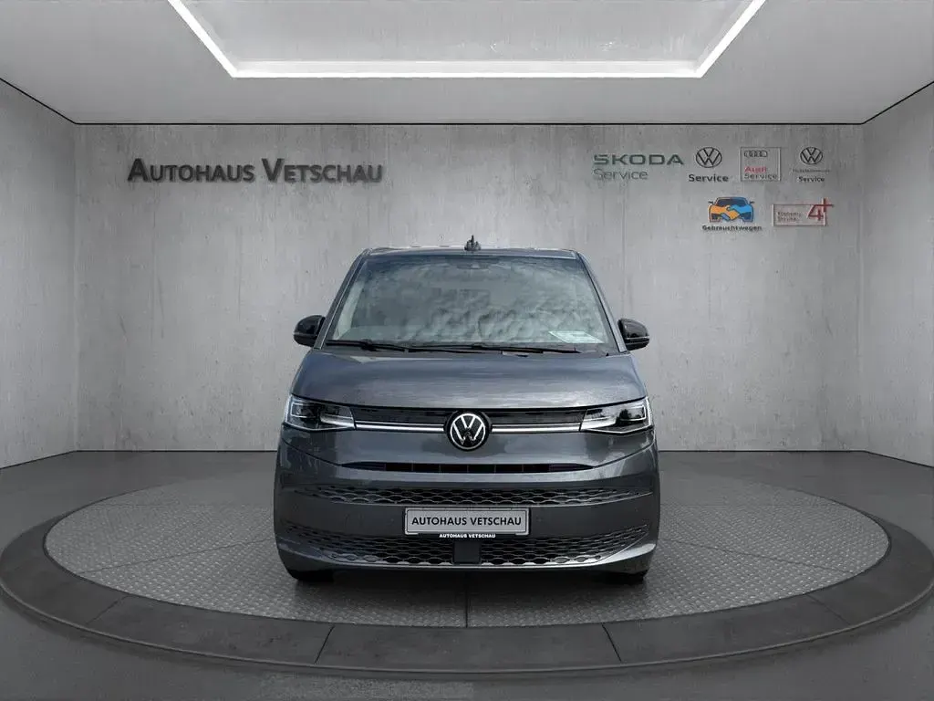 Gebraucht VW Multivan Life 150 PS (110 kW) 2024 Grau Van / Kleinbus