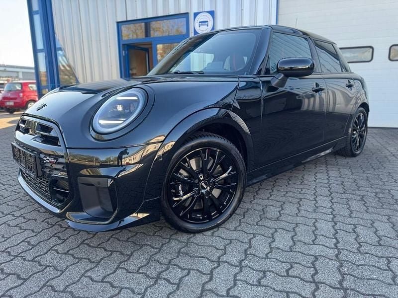 Usata Mini Cooper 114 kW (156 CV) 2025 Nero Utilitaria