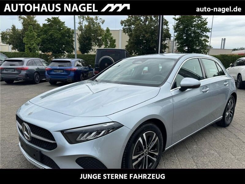 Lack hightechsilber (metallic) Gebraucht 2024 Mercedes A180 Advanced Limousine | 27.859 € (Guter Preis) - Bild 1/4