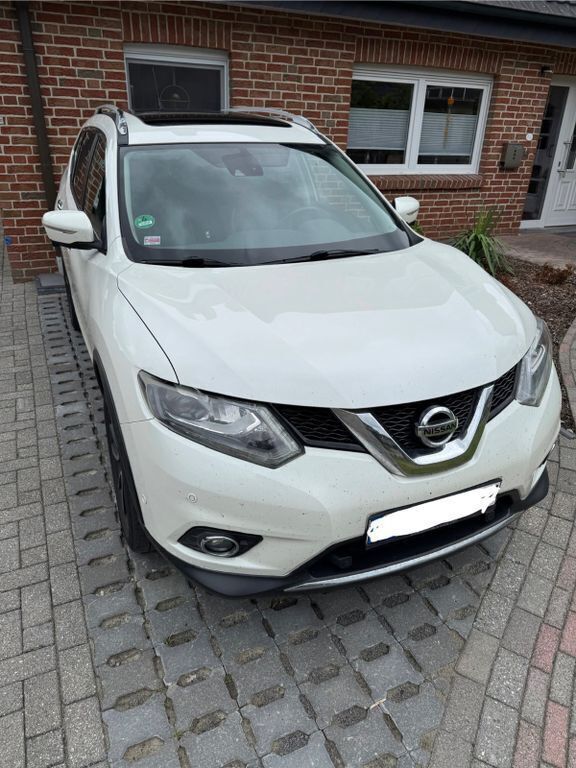 Weiß Gebraucht 2014 Nissan X-Trail Tekna SUV | 9.300 € (Guter Preis) - Bild 1/4