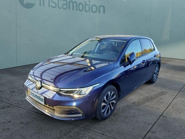 Blau Gebraucht 2022 VW Golf VIII Active Limousine | 22.300 € (Fairer Preis) - Bild 1/2