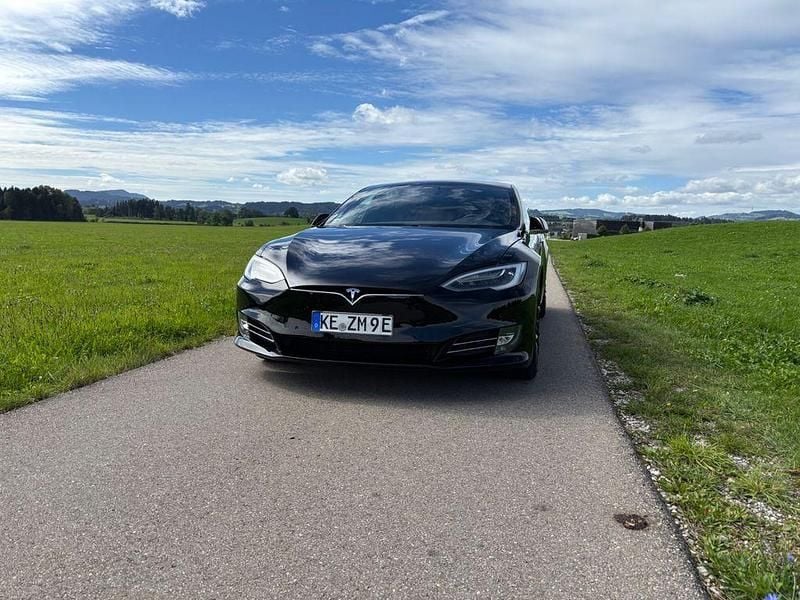 Schwarz Gebraucht 2018 Tesla Model S Limousine | 21.500 € (Guter Preis) - Bild 1/4
