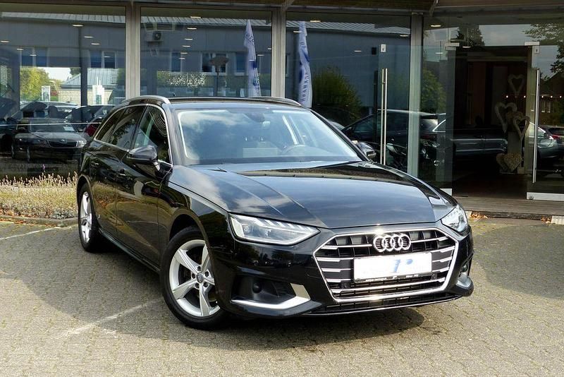 Mythosschwarz metallic Gebraucht 2020 Audi A4 Sport Kombi | 25.890 € (Teuer) - Bild 1/4