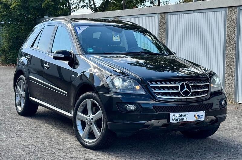 Schwarz Gebraucht 2008 Mercedes ML320 Edition 1 SUV | 10.400 € (Etwas zu teuer) - Bild 1/4