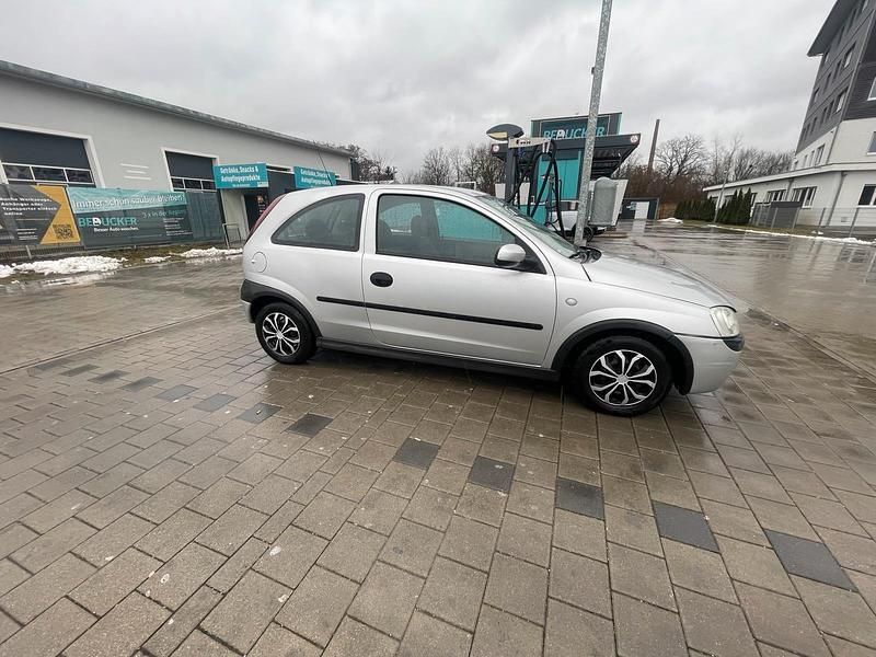 Gebraucht Opel Corsa 75 PS (55 kW) 2002 Silber Kleinwagen