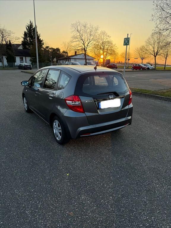 Gebraucht Honda Jazz Trend 90 PS (66 kW) 2013 Grau Kleinwagen