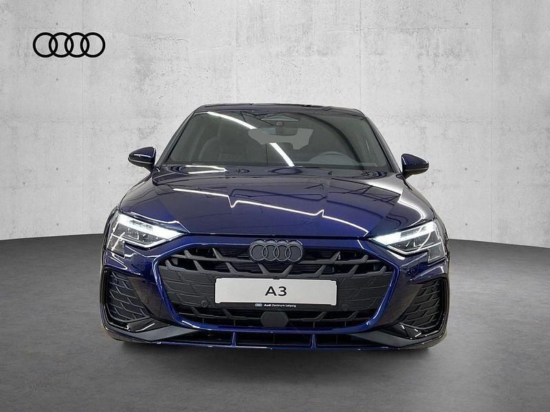 Second-hand Audi A3 S-Line 150 CP (110 kW) 2025 Albastru Berlinǎ