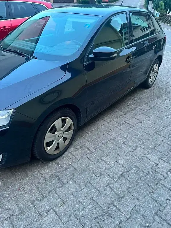 Gebraucht Skoda Rapid 90 PS (66 kW) 2016 Schwarz Kleinwagen