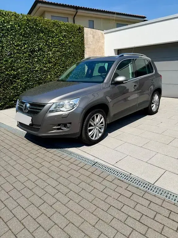 Gebraucht VW Tiguan Team 140 PS (102 kW) 2010 Braun SUV