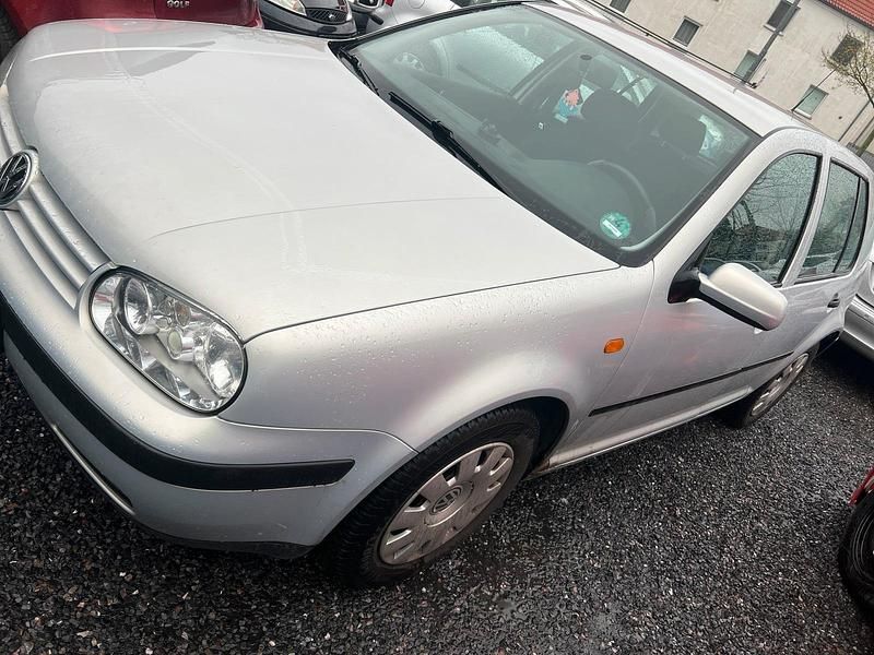 Gebraucht VW Golf IV 1998 Silber Kleinwagen