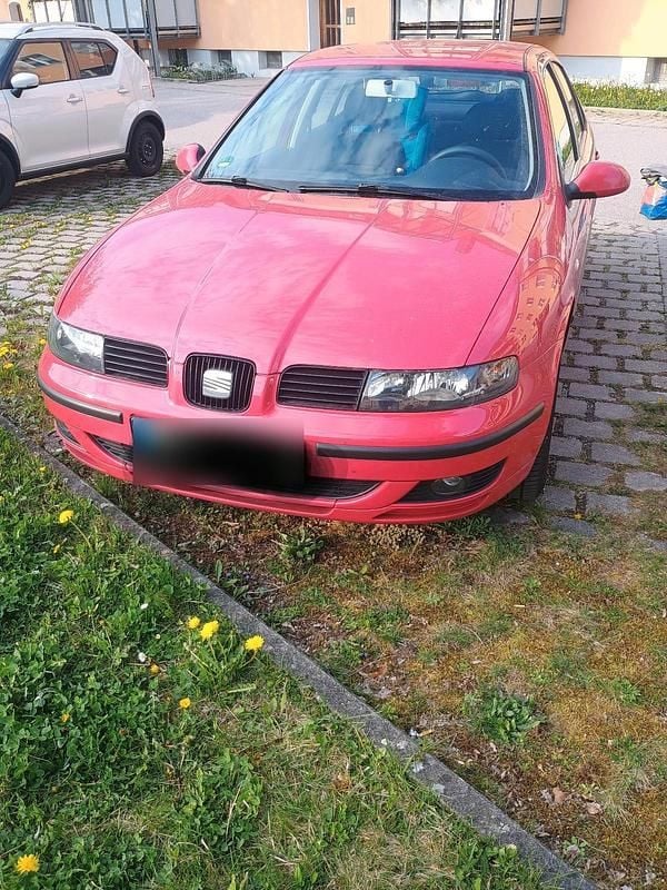 Second-hand Seat Leon 105 CP (77 kW) 2005 Roșu Hatchback