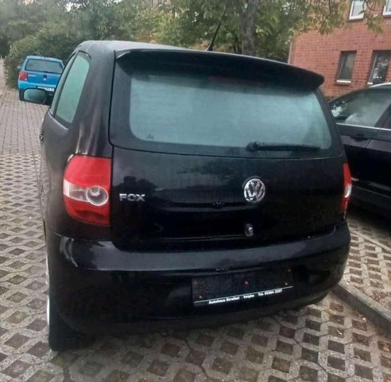 Gebraucht VW Fox Style 60 PS (44 kW) 2012 Schwarz Kleinwagen