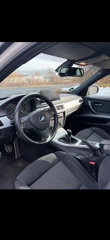 Gebraucht BMW 320 M Sport 184 PS (135 kW) 2011 Weiß Limousine