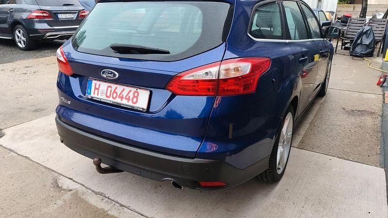 Gebraucht Ford Focus Titanium 163 PS (119 kW) 2014 Blau Kombi
