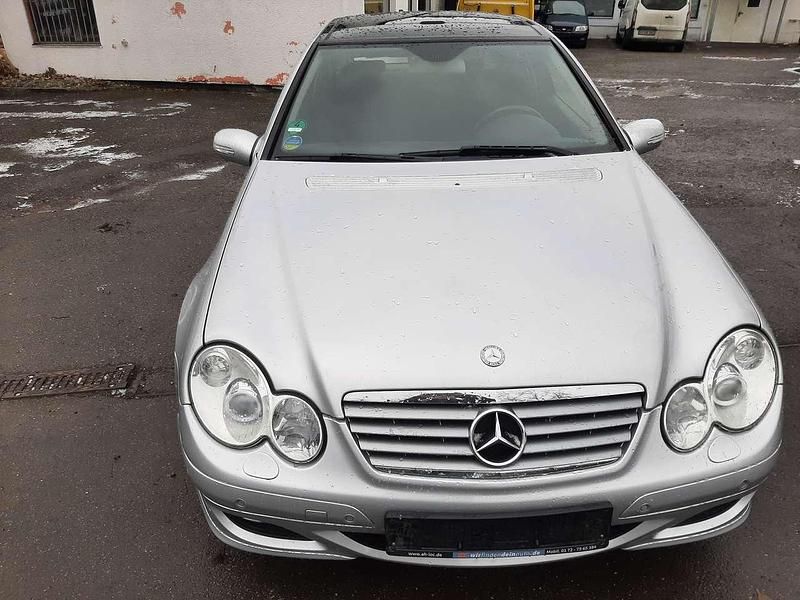 Gebraucht Mercedes C180 143 PS (105 kW) 2007 Silber Coupé