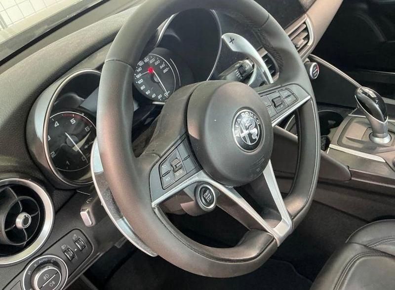 Gebraucht Alfa Romeo Giulia Super 179 PS (131 kW) 2016 Grau Limousine