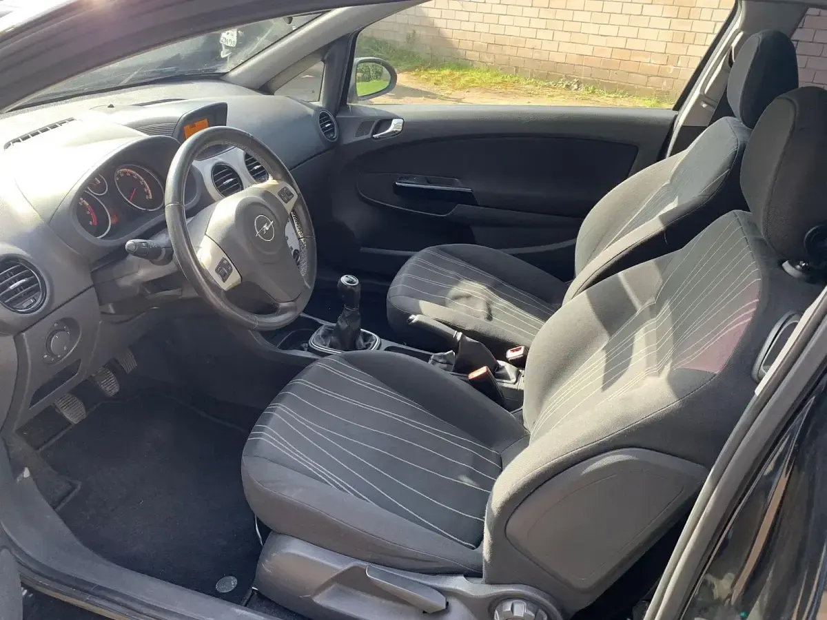 Gebraucht Opel Corsa 80 PS (58 kW) 2008 Schwarz Kleinwagen