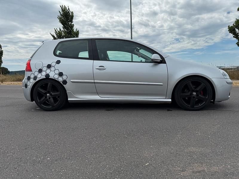 Gebraucht VW Golf V 115 PS (84 kW) 2005 Silber Kleinwagen