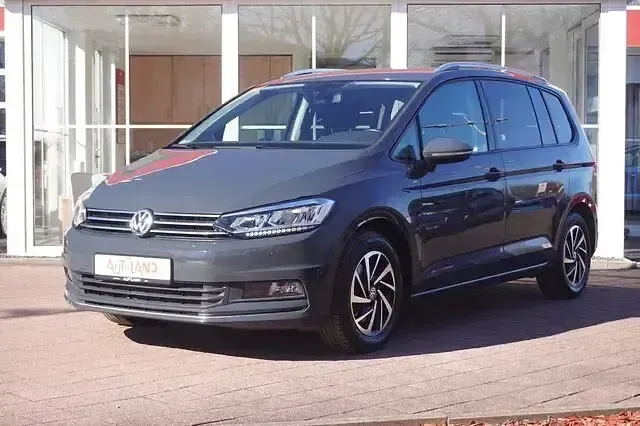 Używany VW Touran Join 150 KM (110 kW) 2019 Szary Minivan