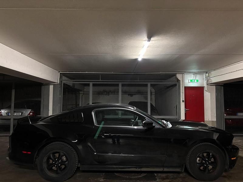Gebraucht Ford Mustang 305 PS (224 kW) 2012 Schwarz Coupé