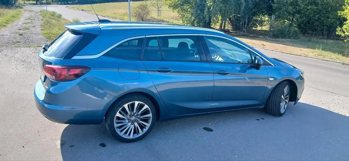 Gebraucht Opel Astra 150 PS (110 kW) 2016 Blau Kombi