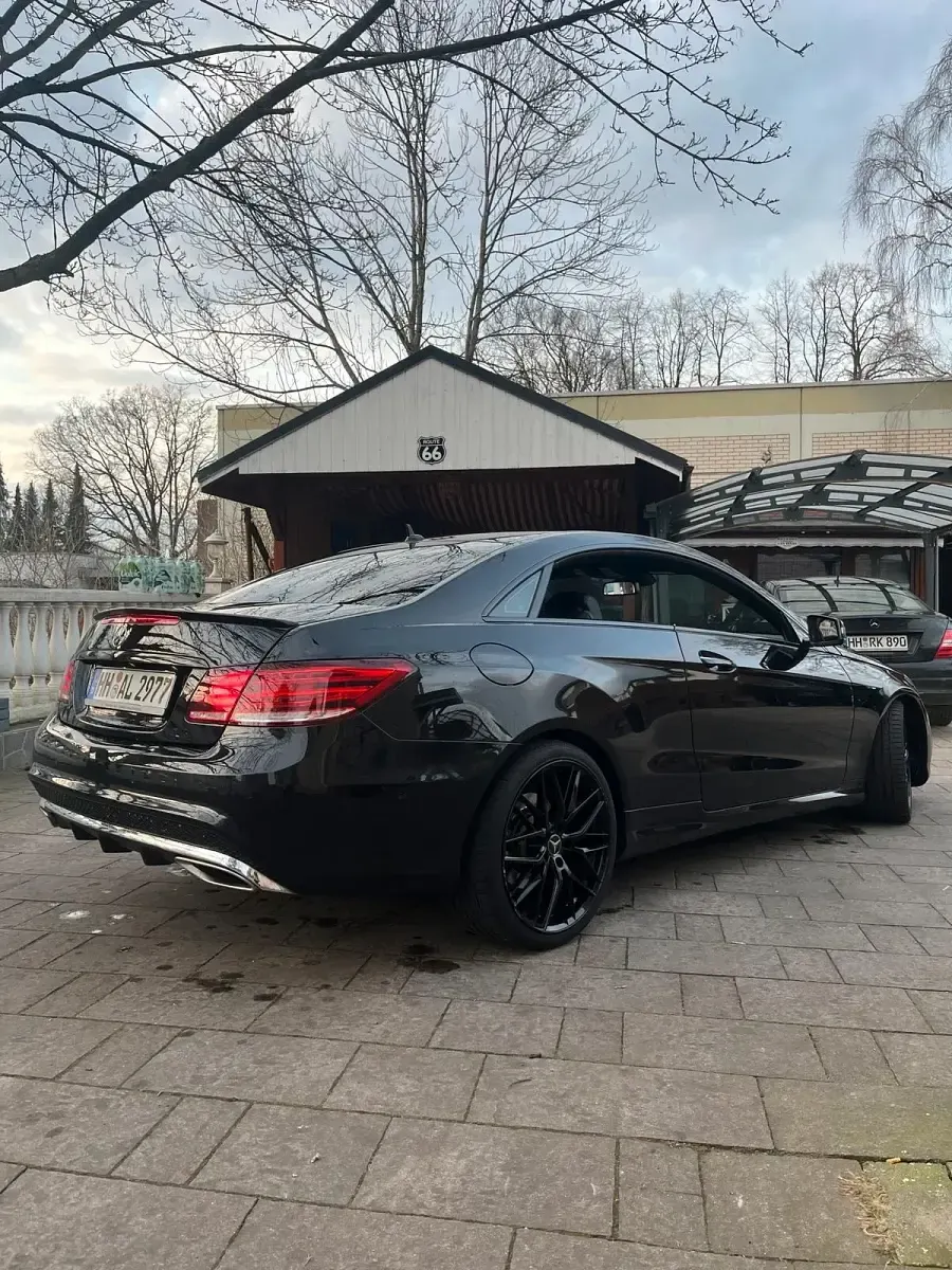 Gebraucht Mercedes E350 252 PS (185 kW) 2013 Schwarz Coupé