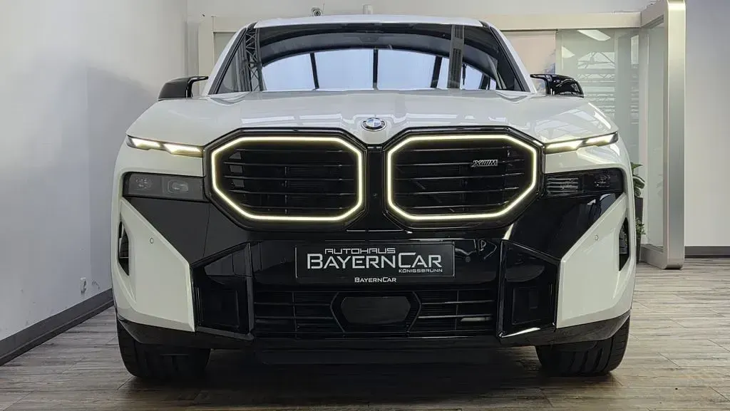 Gebraucht BMW XM Performance 476 PS (350 kW) 2025 (0a96) mineralweiss metallic SUV