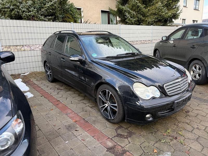 Gebraucht Mercedes C200 122 PS (89 kW) 2006 Schwarz Kombi
