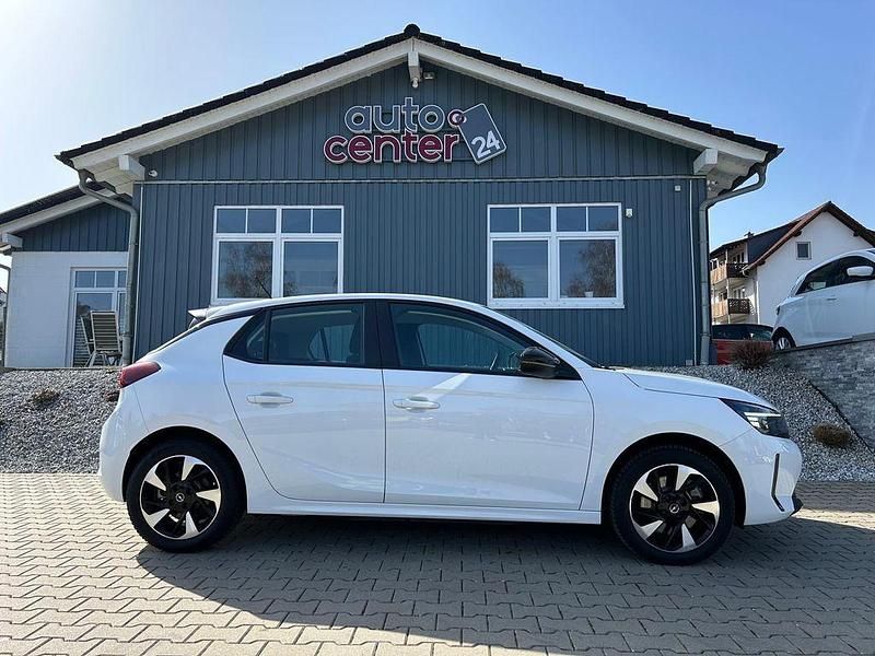 Gebraucht Opel Corsa-e 100 kW (136 PS) 2023 Weiß Kleinwagen