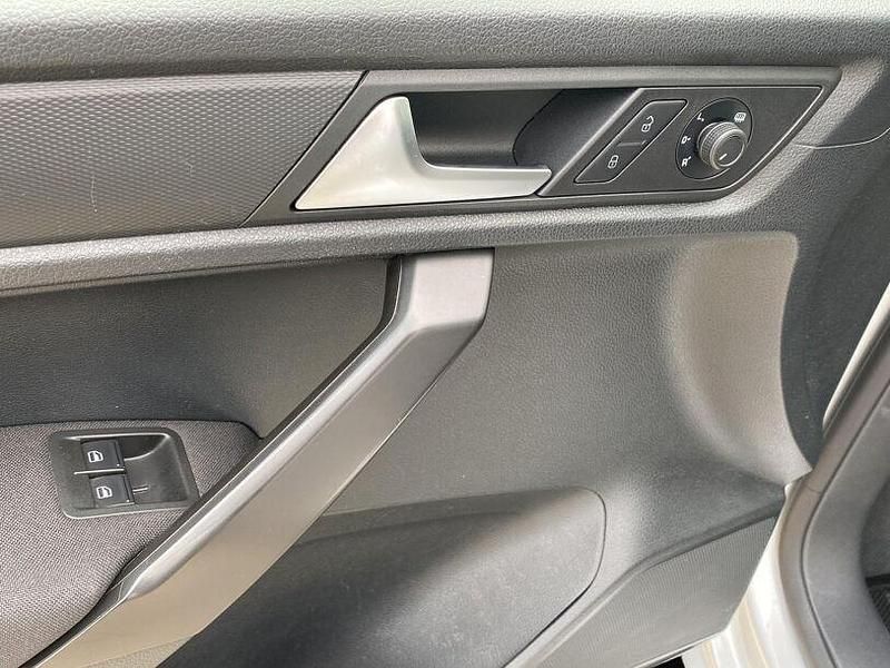 Gebraucht VW Caddy Maxi Trendline 131 PS (96 kW) 2020 Silber Van / Kleinbus