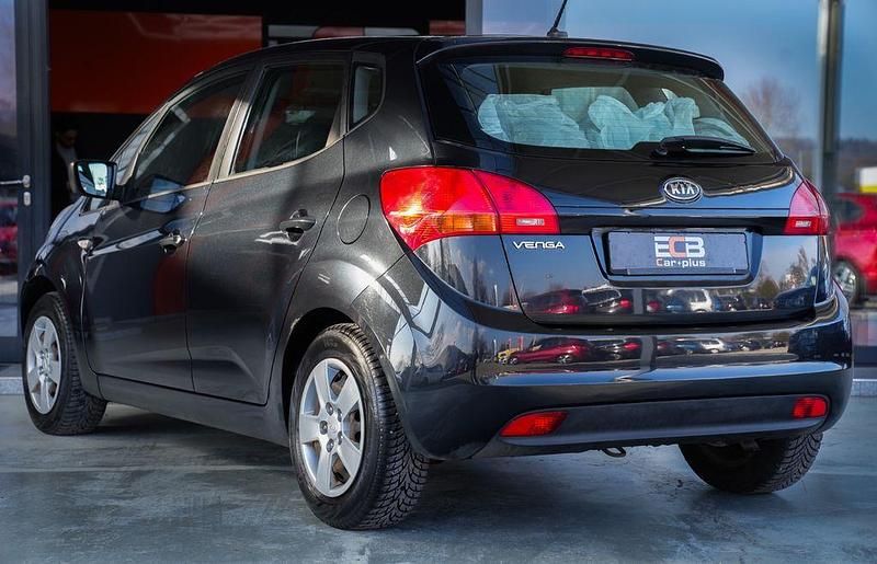 Gebraucht Kia Venga 90 PS (66 kW) 2010 Schwarz Kleinwagen