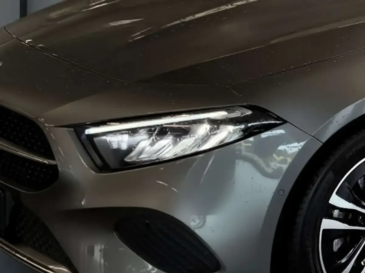 Gebraucht Mercedes A200 Progressive 150 PS (110 kW) 2025 Grau Limousine